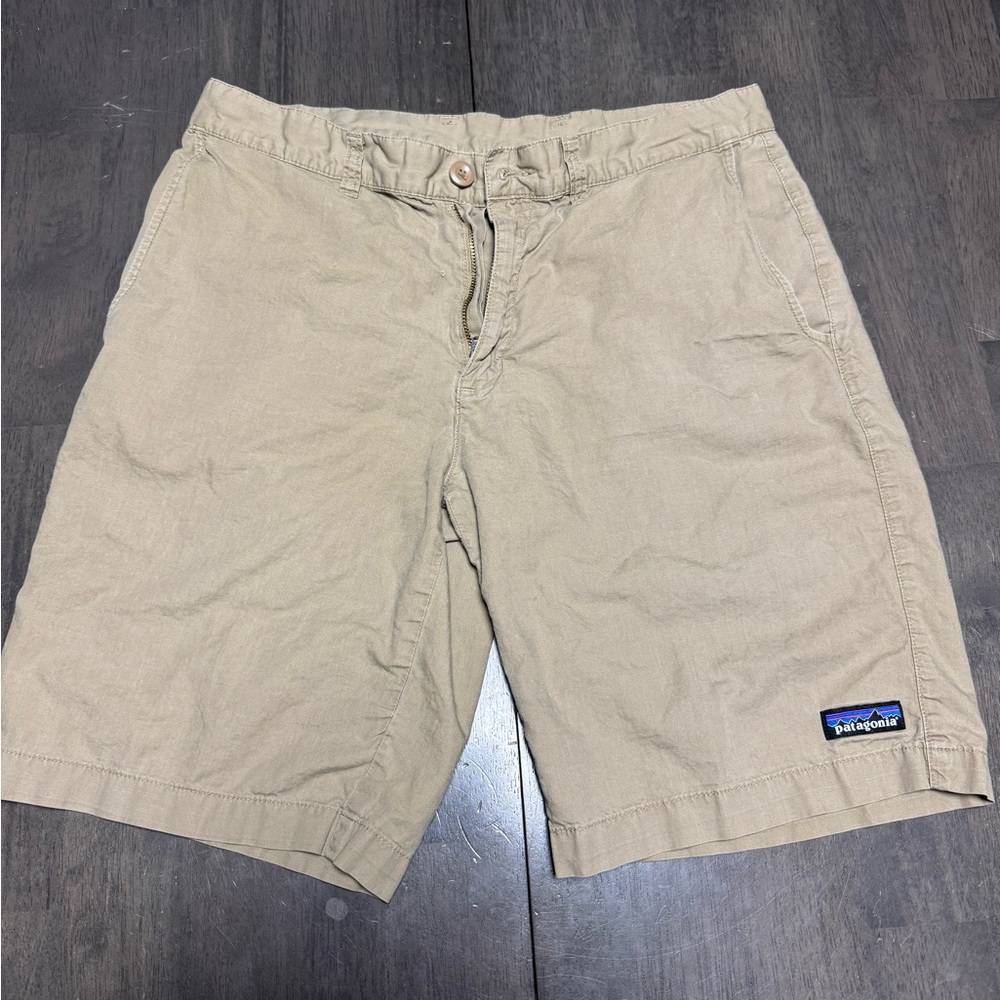 Patagonia Men's Khaki Flat Front Shorts
